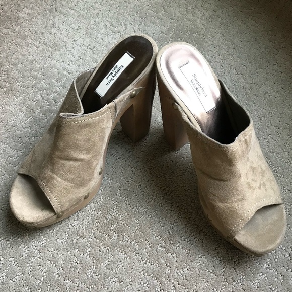 SimplyVera Vera Wang high heeled platform mule sandal with stud accents-size 8.5 - Picture 4 of 5